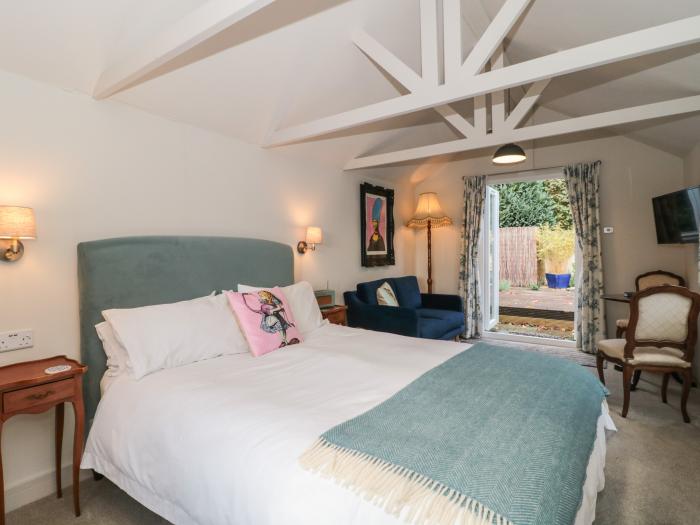 The Potting Shed in Combe, near Langport, Somerset. Private parking. Romantic. Garden with furniture