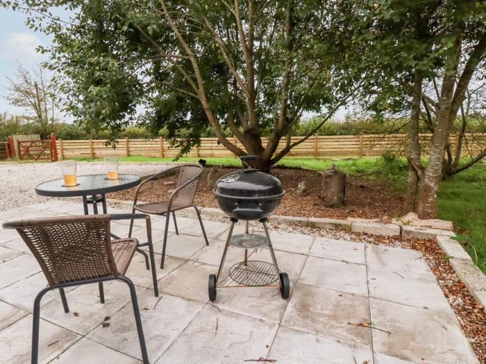 Little Malory, St Giles-On-The-Heath, Devon. Single-storey lodge. Superb walking location. Barbecue.