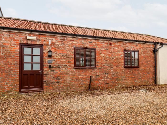 Guillemot is in Flamborough, East Riding of Yorkshire. Close to amenities and a beach. Pet-friendly.