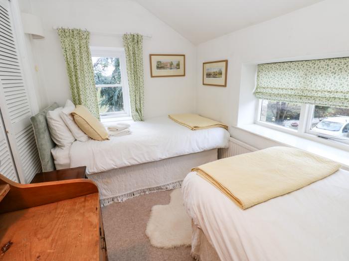 Malt Shovel Cottage near Bedale, North Yorkshire. Woodburning stove. Set next to a stream. Smart TV.