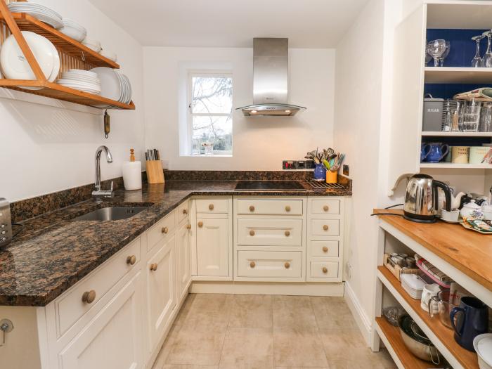 Malt Shovel Cottage near Bedale, North Yorkshire. Woodburning stove. Set next to a stream. Smart TV.