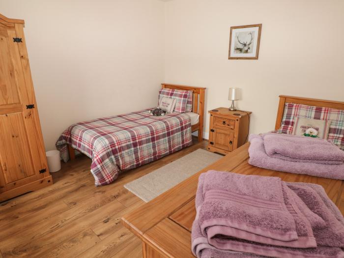 Llygad Yr Haul (Sun) is in Burry Port, Carmarthenshire. Dog-friendly. Close to amenities and a beach