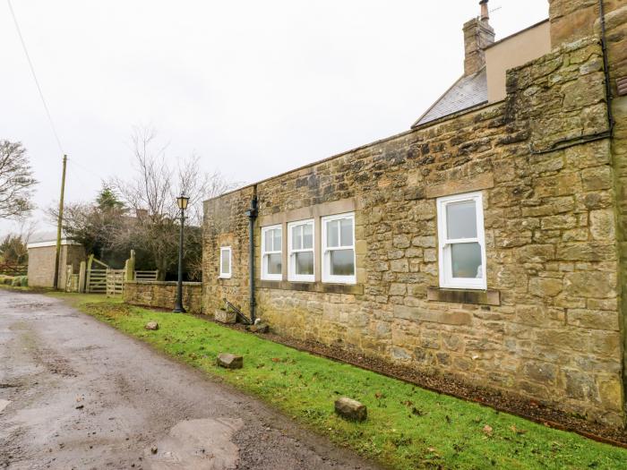 Ravenside, Humshaugh, Northumberland. Near AONB. Near National Park. Close to pub and shop. Couple's
