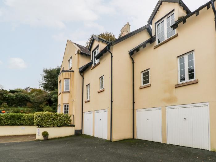 28 Rhodewood House, Saundersfoot, Pembrokeshire