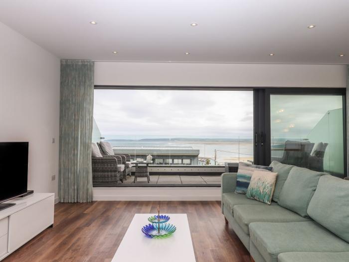 Sunset View in Westward Ho!, Devon. Five-bedroom, stylish home, with sea views. Games room. Hot tub.