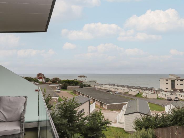 Sunset View in Westward Ho!, Devon. Five-bedroom, stylish home, with sea views. Games room. Hot tub.