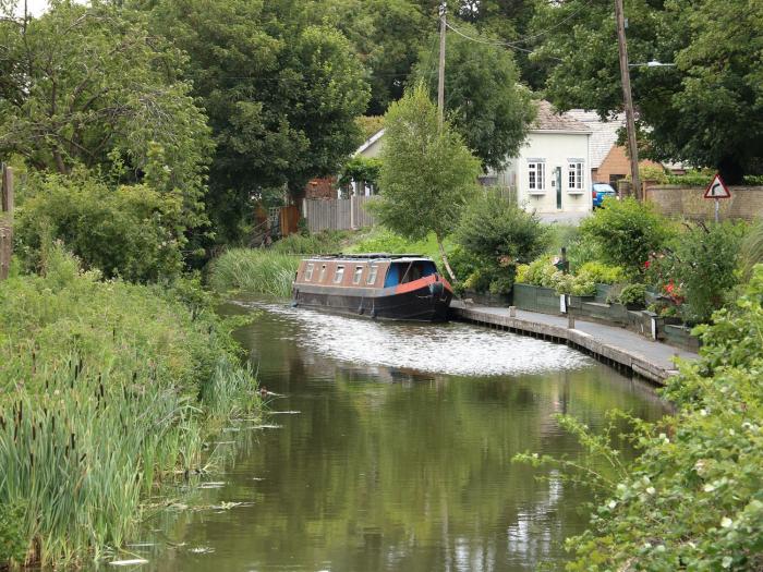 The Five Bells Inn, Upwell, Norfolk. Hot tub. Close to shop and pub. En-suites. Bar.