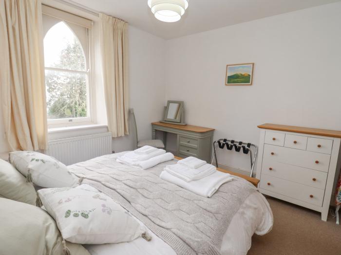 Apartment in Malvern, Worcestershire. Beautiful views. Close to amenities. Private terrace. In AONB.