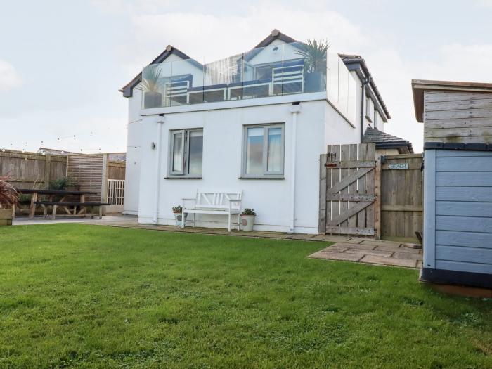 Sea View House, is in Crantock, Cornwall. Close to amenities. Near a beach. Pet-friendly. Open-plan.