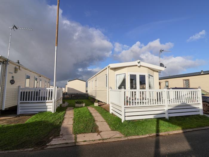 Sw26 in Rhyl, Denbighshire, North Wales. Close to Clwydian Range and Dee Valley AONB. Close to beach