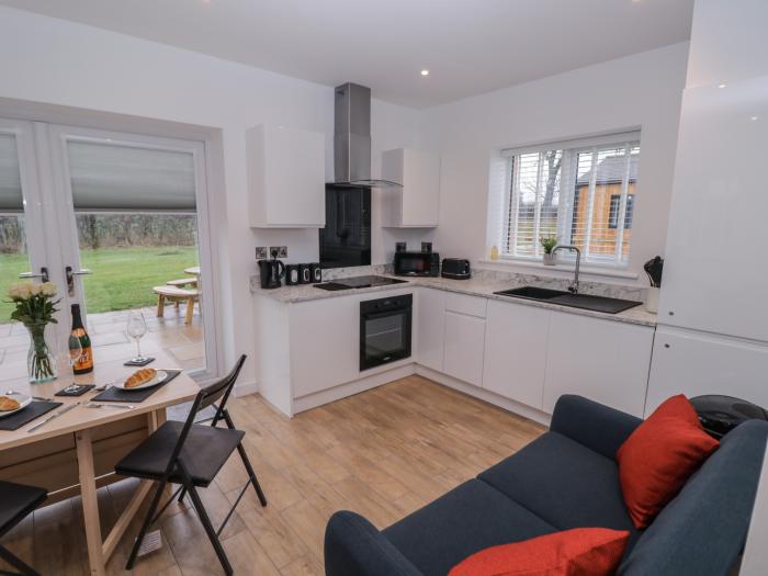 Rowan Lodge, near Etwall, Derbyshire. Situated in a shared plot. EV charging. Smart TV. Pet-friendly