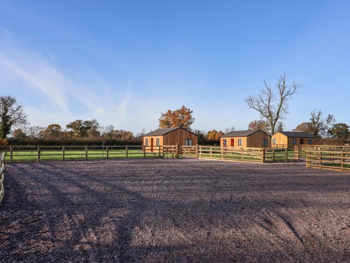 Rowan Lodge, near Etwall, Derbyshire. Situated in a shared plot. EV charging. Smart TV. Pet-friendly