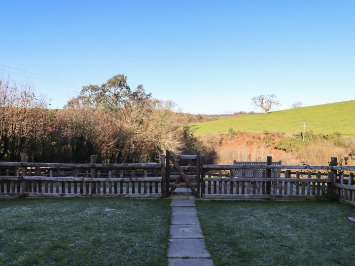 Woodland View, Muddiford near West Down, Devon. Near Exmoor National Park. Pet-friendly. Pretty view