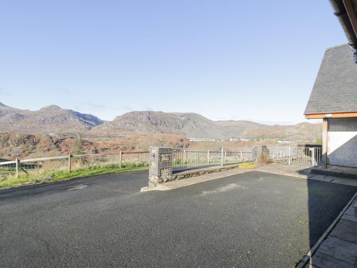 Y Tylwyth, Manod, Gwynedd. Detached. Stunning views. Perfect for families. Pets welcome. 5 bedrooms.