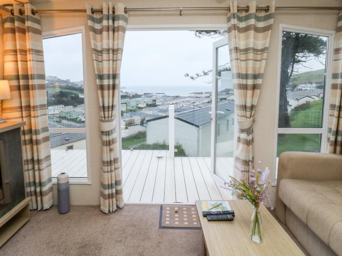 Ocean Pearl, Kingsbridge, Devon, sleeping four in two bedrooms. On-site shop and pub. WiFi. TV. Oven