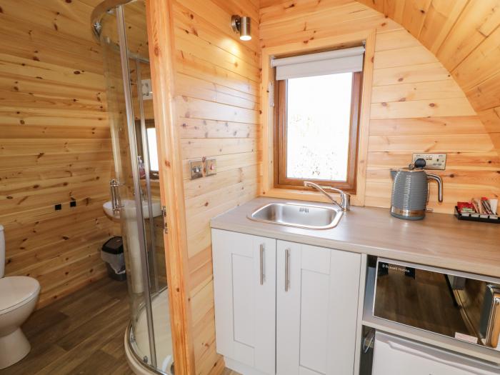 The Wheelhouse Pod No. 9, in Burtonport, County Donegal. Close to beach and shop. Hot tub. Romantic.