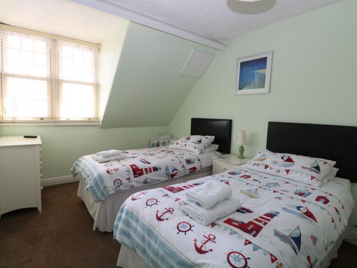 Birch House, a Victorian property in Cromer, Norfolk. Near the beach and amenities. Family-friendly.