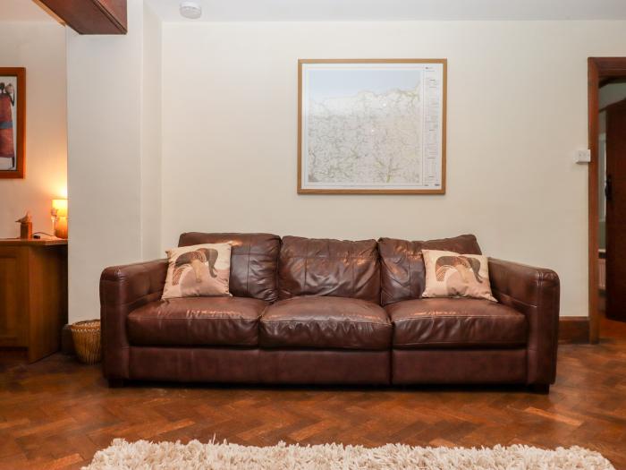 Trentishoe Coombe, Parracombe, Devon. WiFi. Hot tub. Off-road parking. Smart TV. Pet-friendly. Oven.