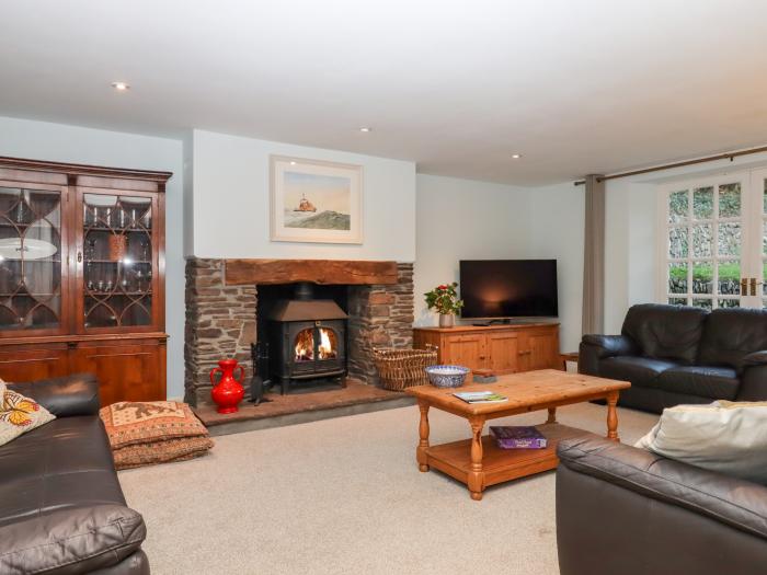 Trentishoe Coombe, Parracombe, Devon. WiFi. Hot tub. Off-road parking. Smart TV. Pet-friendly. Oven.