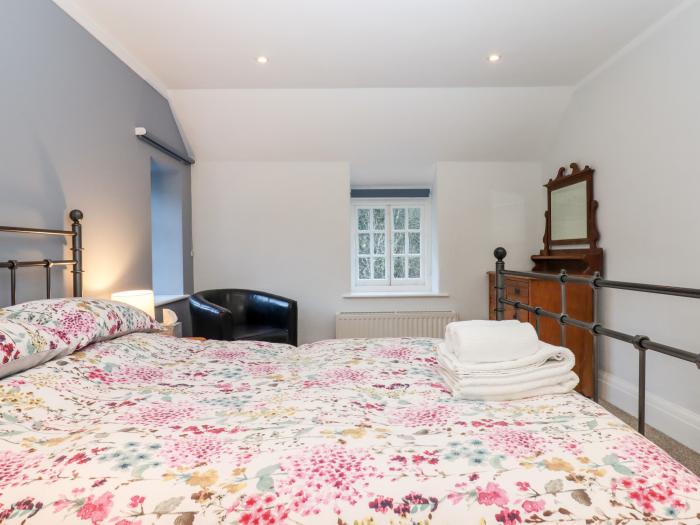 Trentishoe Coombe, Parracombe, Devon. WiFi. Hot tub. Off-road parking. Smart TV. Pet-friendly. Oven.