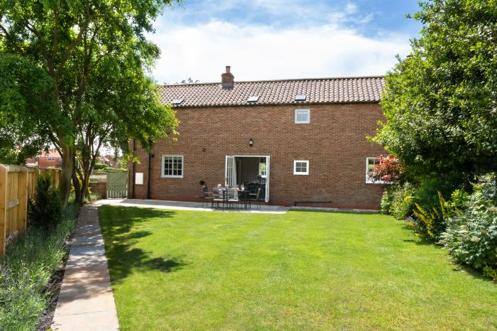 Ashley Cottage, Seaton Ross, East Riding of Yorkshire. Close to a shop and a pub. Woodburning stove.