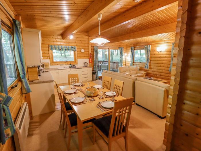 Woodlands Retreat in Louth, Lincolnshire. Single-storey. Rural location. Pet-free. Off-road parking.