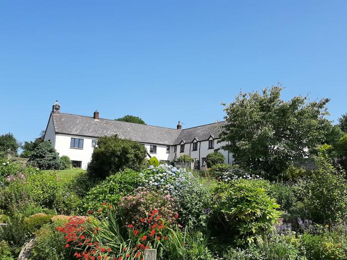 Dairy Cottage, Beaples Barton near South Molton, Devon. Countryside location. Pet-friendly. Fishing.