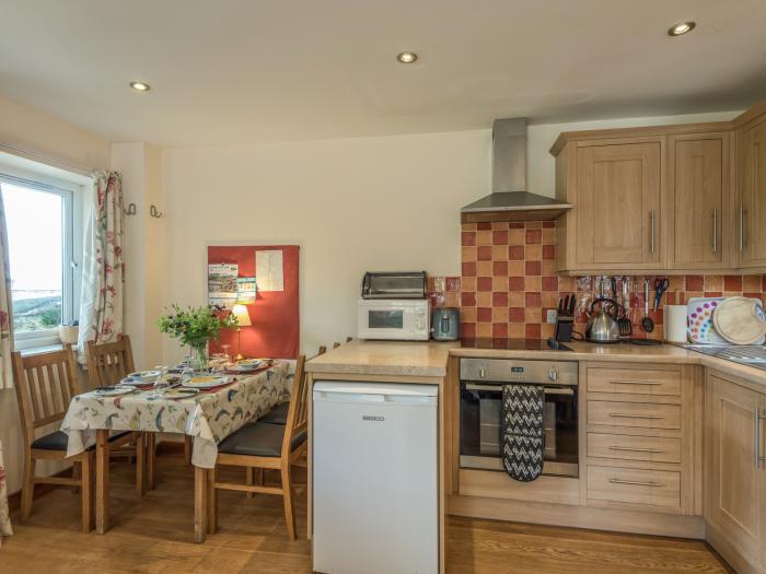 The School Bakehouse Apartment, Bishops Castle, Shropshire. Shropshire Hills AONB. Woodburning stove