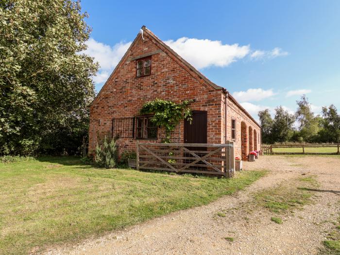 Hilltop Barn, Welbourn, Lincolnshire. Three-bedroom barn conversion with rural views. Pet and family