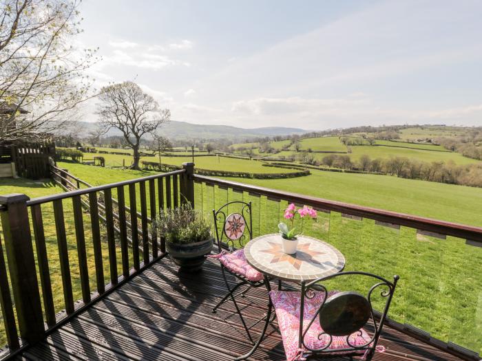 Summertime Lodge, Wales