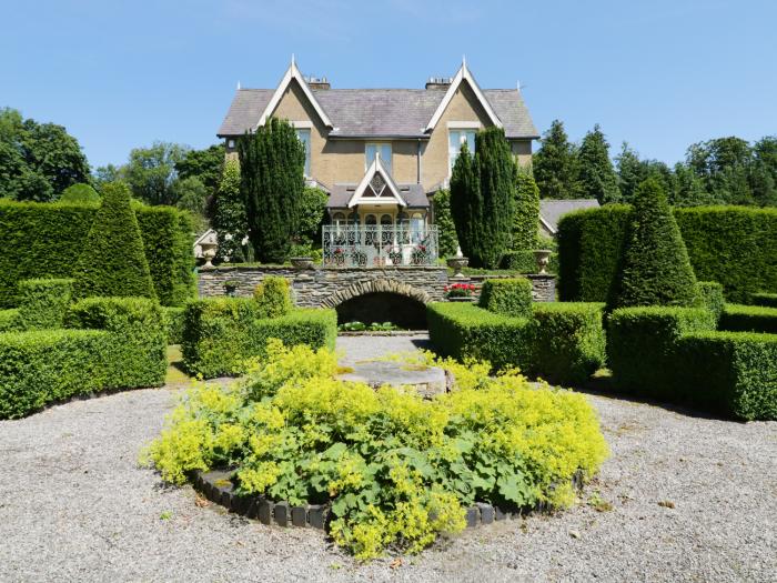 Aber Clwyd Manor, Derwen.