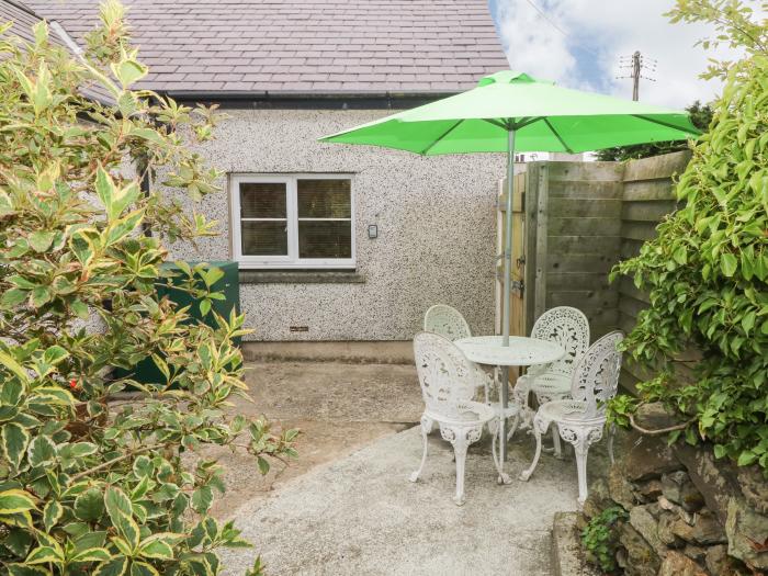 Simdda Wen Cottage, Llanfaethlu