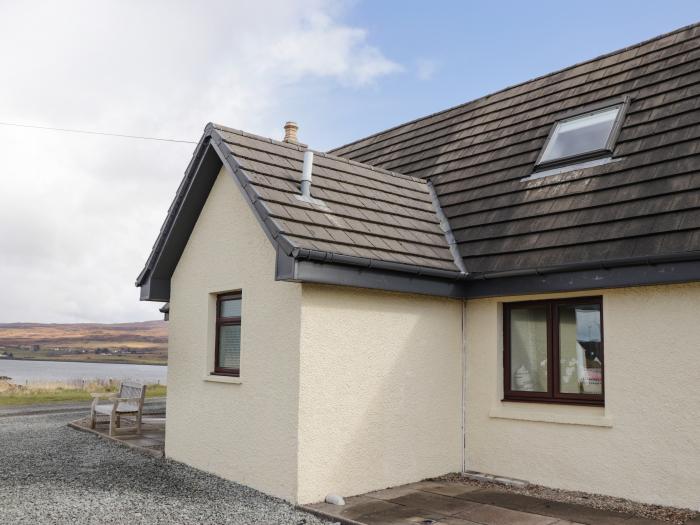 Sealladh an Locha Cottage, Portree, Highlands