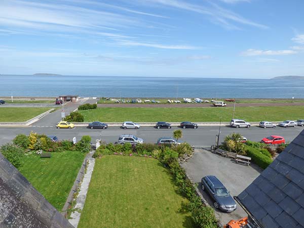 Sea View Apartment, Wales