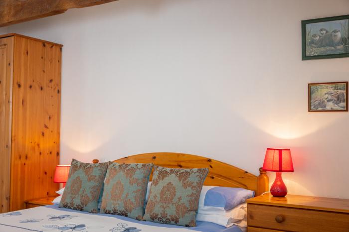 Tarquol Cottage near Torrington, Devon. In a rural location. Pet-friendly. Shared indoor heated pool