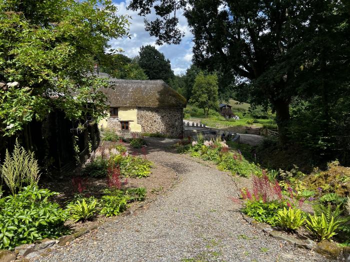 The Milking Parlour, Highampton, set in 48 acres of farmland, EV charging point, woodburning stove,