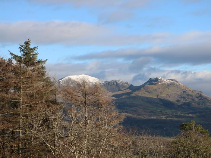 2 Bryn Eglwys, Wales