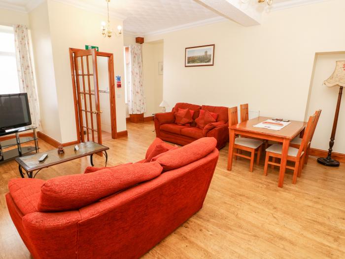 Adeline, Pembrey in Carmarthenshire, South Wales. Close to amenities and beach, pet-friendly. 2 bed.