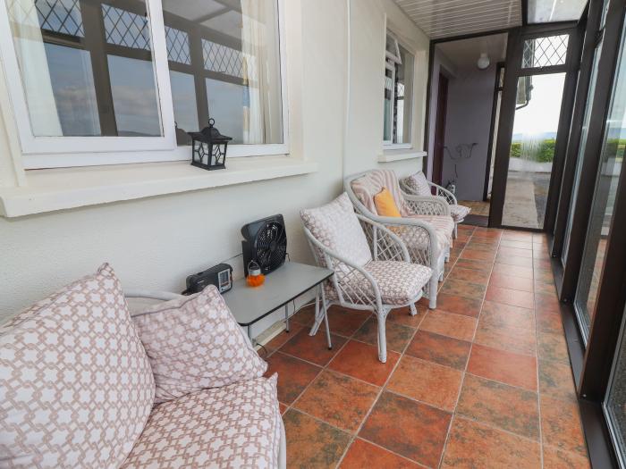 Shannon View, Nenagh, County Tipperary. Private patio. Off-road parking. Close to pub. Conservatory