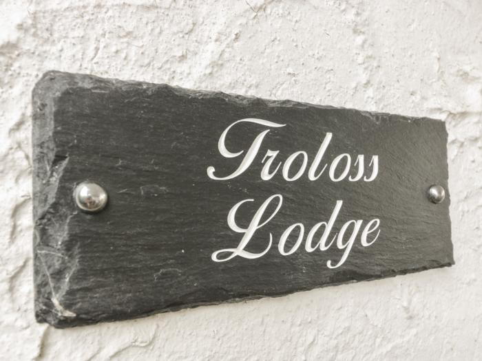 Troloss Lodge, Thornhill