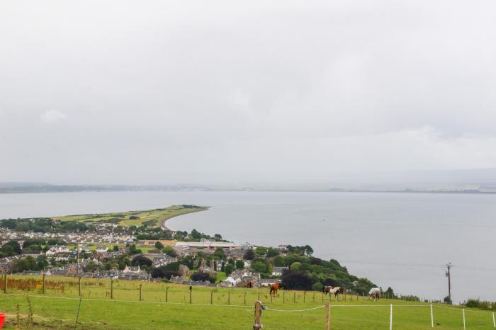 The Milk House, Fortrose, Ross and Cromarty. Close to a shop, pub and a beach. Off-road parking. TV.