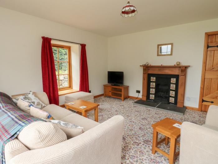 The Milk House, Fortrose, Ross and Cromarty. Close to a shop, pub and a beach. Off-road parking. TV.
