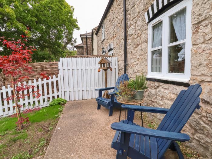 1 Ty Capel, Pwllglas, Denbighshire. One-bedroom cottage, ideal for a couple. Countryside views. Pets