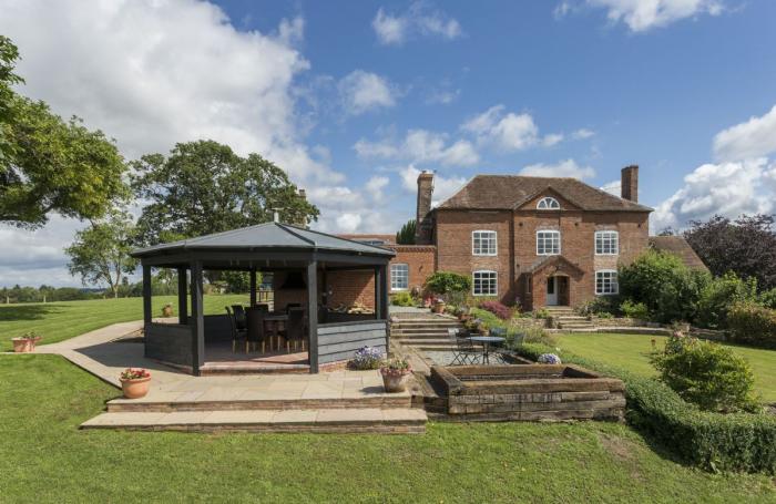 Broad Meadows Farmhouse (12 Guests), Bayton, Worcestershire