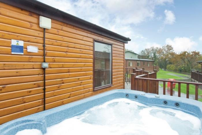 Comfort Holiday Home 4 Hot Tub