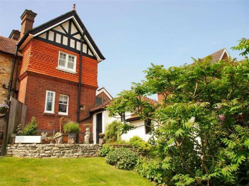 Nice Cottage in Crowborough Kent with Central Heating