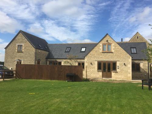 Ty Nant Cottages and Suites, Carterton, Oxfordshire