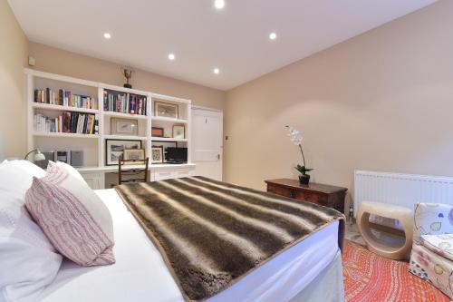 Peaceful 1 Bed Flat Off Sloane Square With Patio