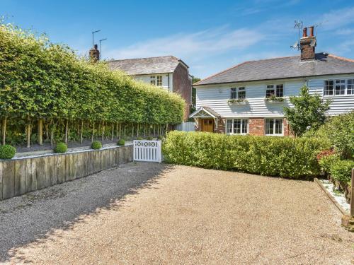 Peaceful Holiday home in Ticehurst Kent with Terrace, Flimwell, East Sussex
