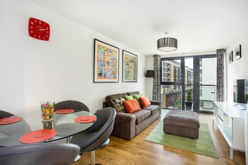 Beautiful, Secure, 2-bedroom Canal-side Apartment, London, London